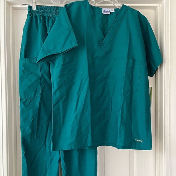 NWT Landau scrubs set, S - Picture 1 of 6